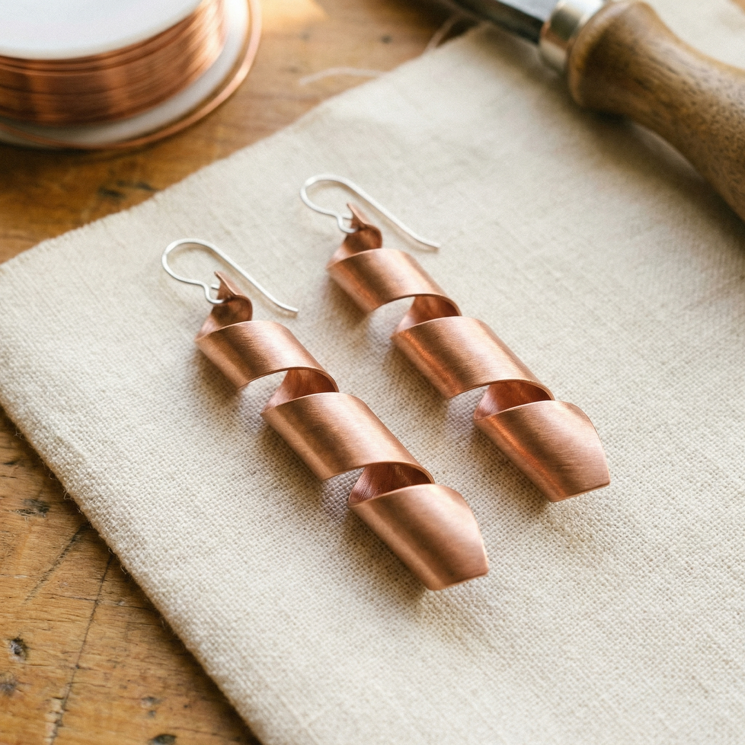 Boucles d’oreilles en cuivre spiralé