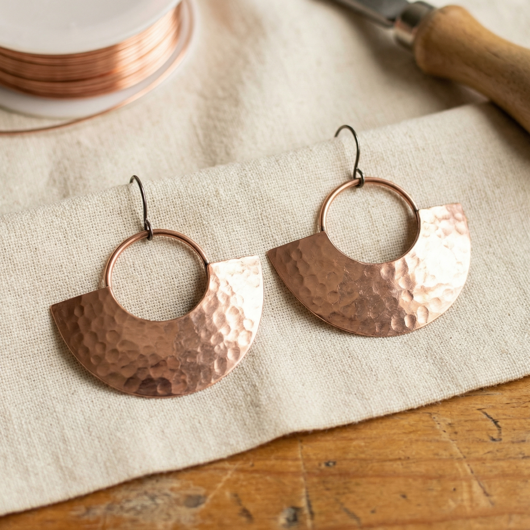 Boucles d’oreilles en cuivre martelé