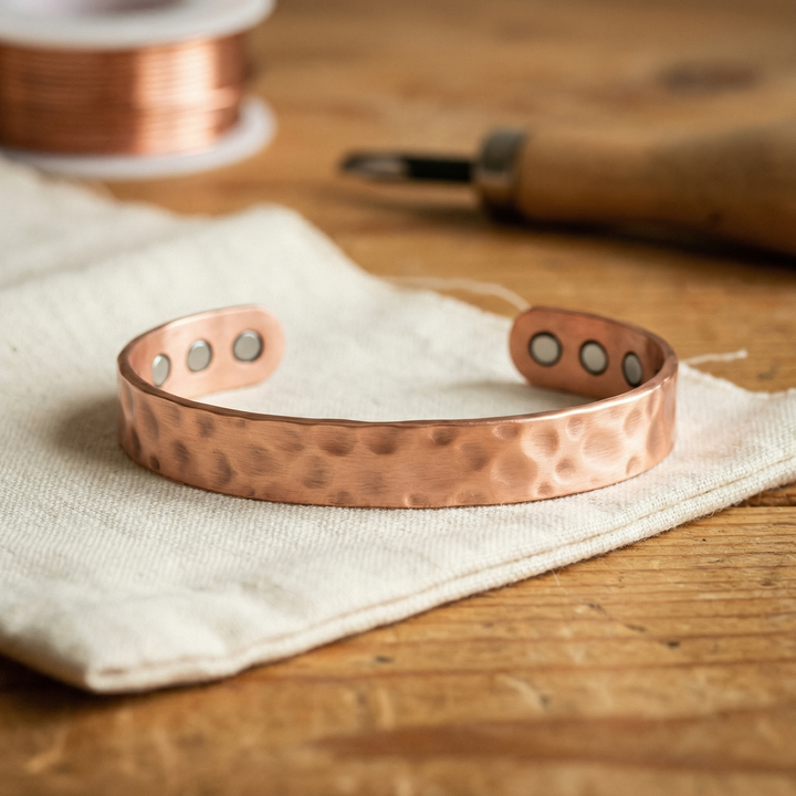 Bracelet en cuivre à six aimants