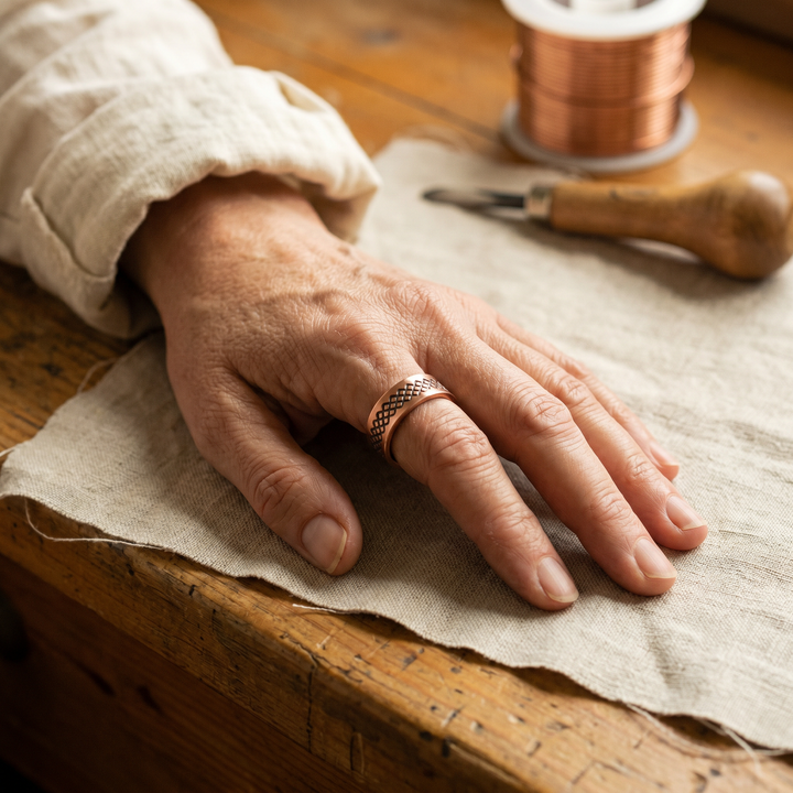 Bague en cuivre à treillis