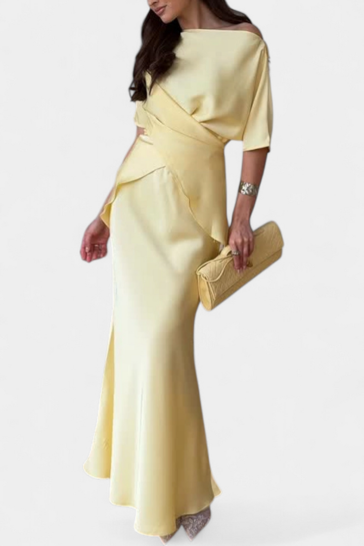 Ensemble Sara avec Top à Épaules Croisées et Jupe Légère