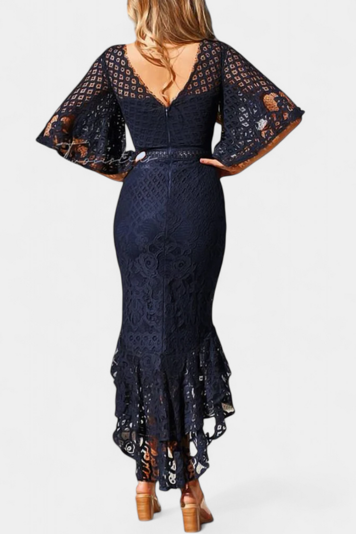Ksenija Midi Robe en Dentelle avec Décolleté en Cœur