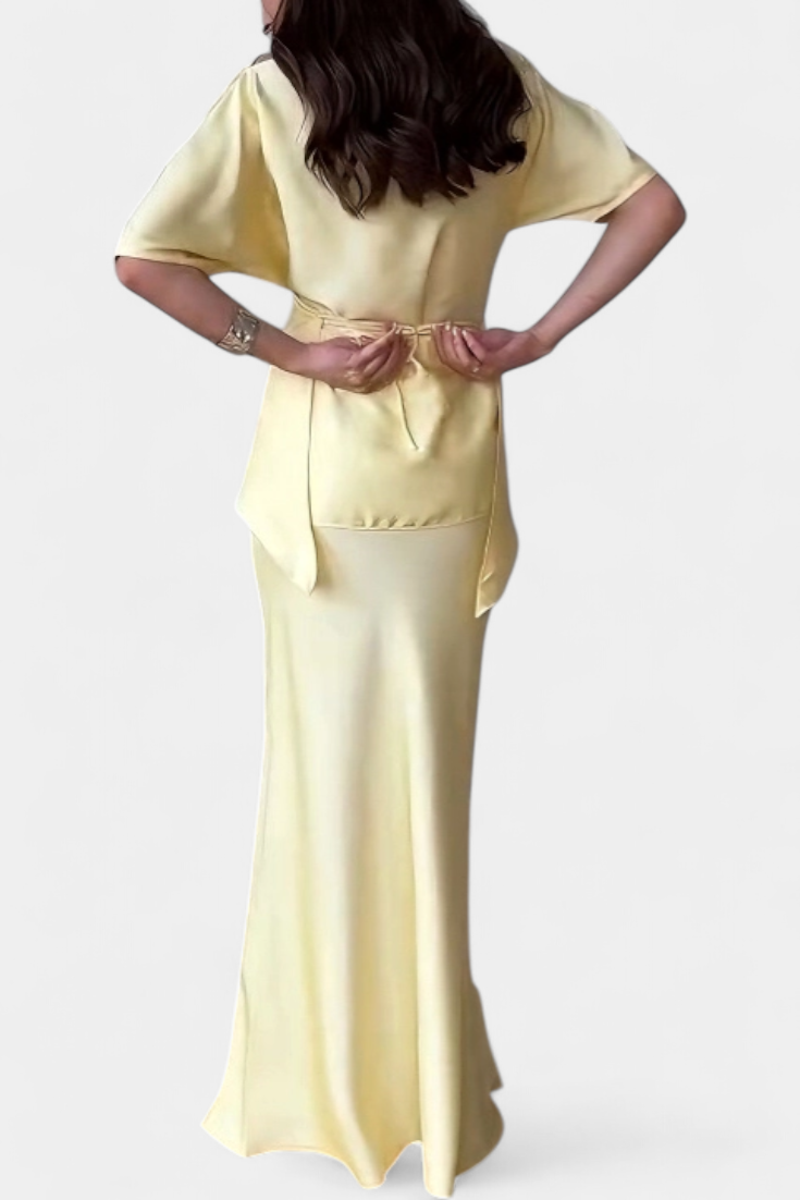 Ensemble Sara avec Top à Épaules Croisées et Jupe Légère