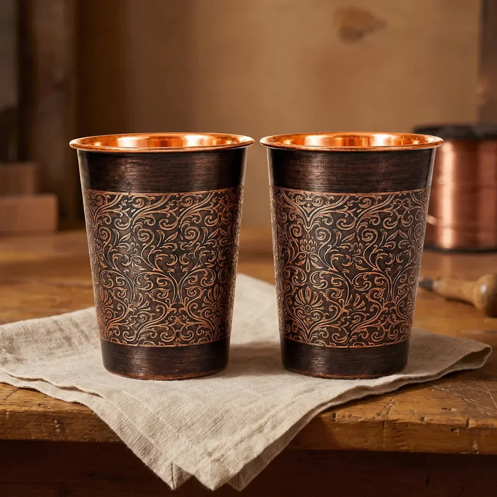 Lot de deux verres en laiton