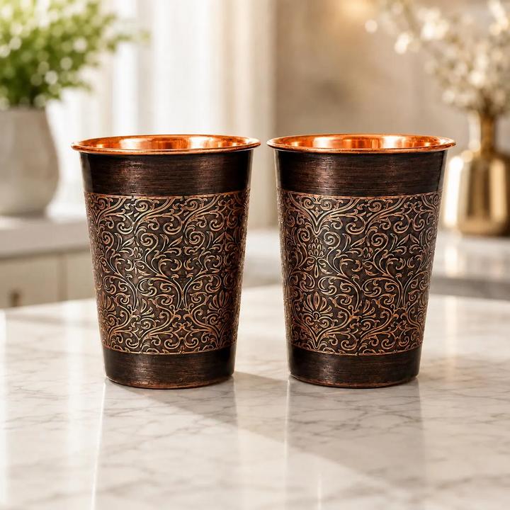 Lot de deux verres en laiton